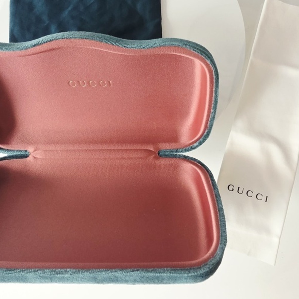 GUCCI Sunglasses Hard Case Green Velvet Dust Bag and White Cleaning Cloth - Picture 4 of 6